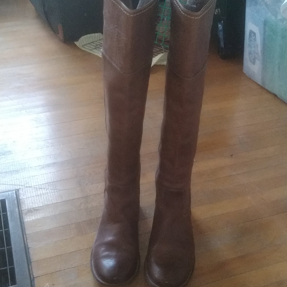 Frye Boots lightly worn - Picture 10 of 10